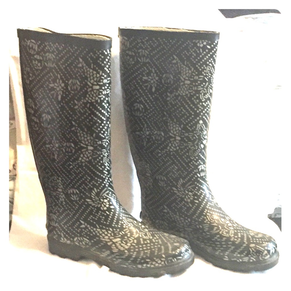 Size 8 rain boots